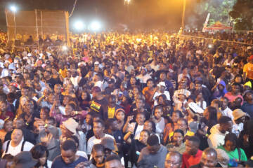 Part of the sell-out crowd that attended the epic show at Manicalanad Motoring Club last Saturday
